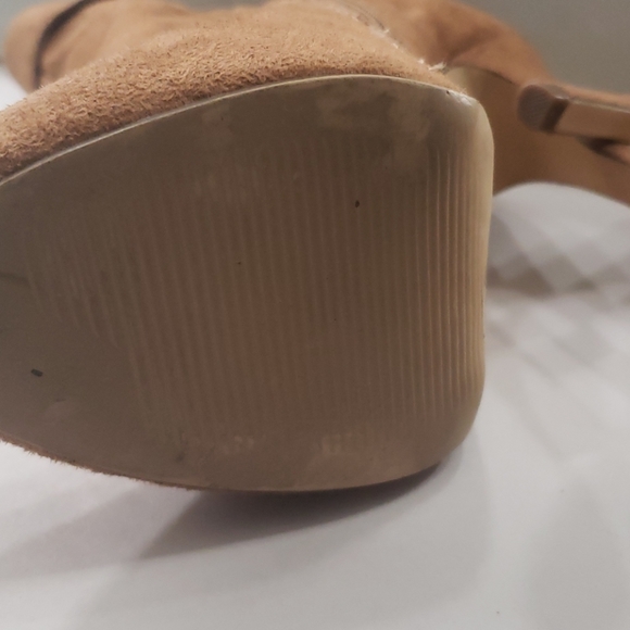 Shoedazzle Brown suede booties - Picture 2 of 5